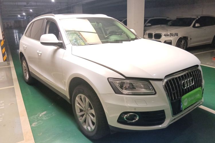 Used Audi Q5 2013 40 TFSI Technology Edition Front Right 45 Deg
