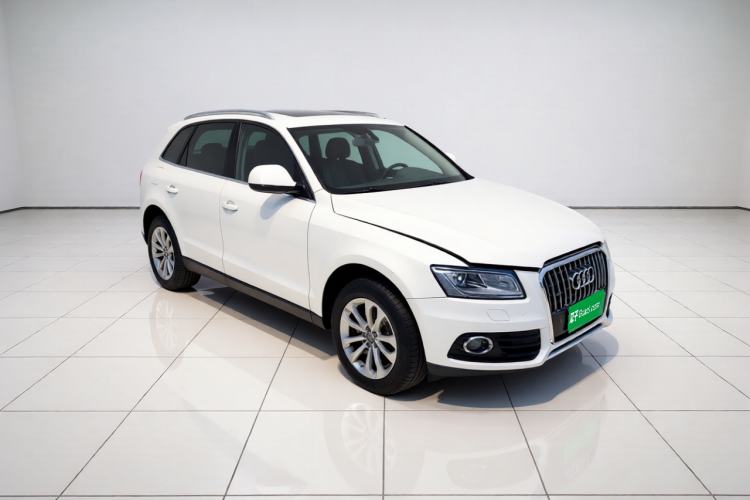 Used Audi Q5 2013 40 TFSI Technology Edition Front Right 45 Deg