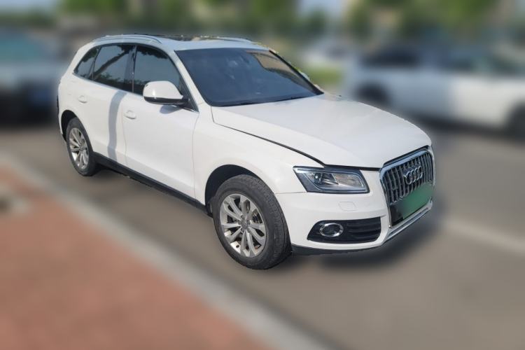 Used Audi Q5 2013 40 TFSI Technology Edition Front Right 45 Deg