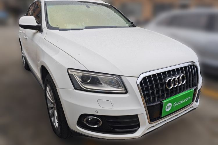 Used Audi Q5 2013 40 TFSI Technology Edition Front Right 45 Deg