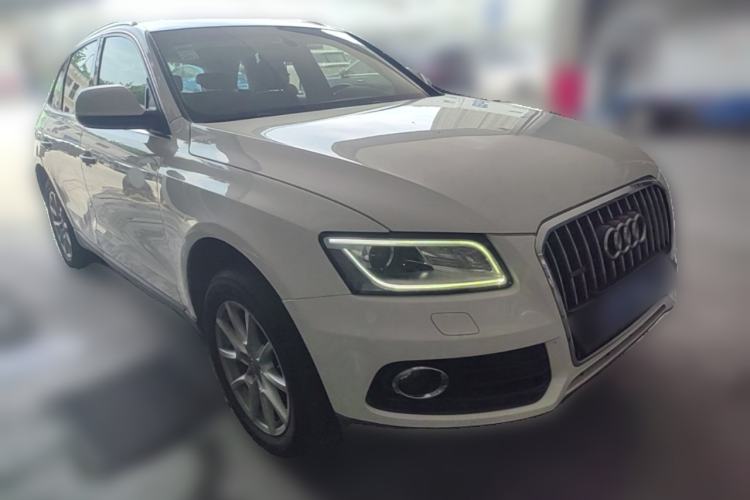 Used Audi Q5 2013 40 TFSI Ambition Front Right 45 Deg