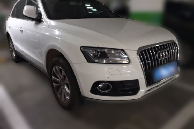 Used Audi Q5 2013 40 TFSI Technology Edition Front Right 45 Deg