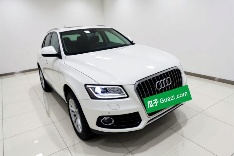 Used Audi Q5 2013 40 TFSI Technology Edition Front Right 45 Deg