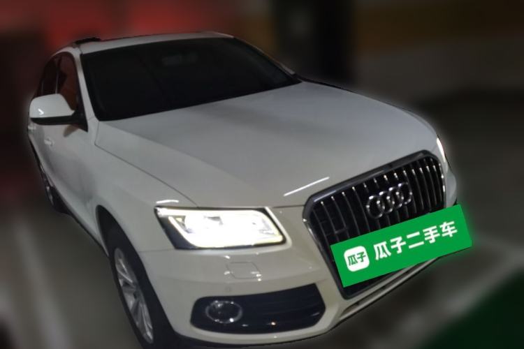 Used Audi Q5 2013 40 TFSI Technology Edition Front Right 45 Deg