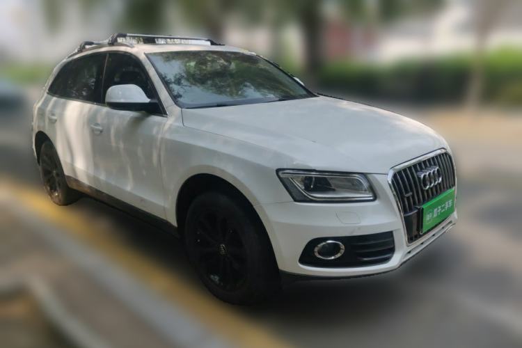 Used Audi Q5 2013 40 TFSI Technology Edition Front Right 45 Deg