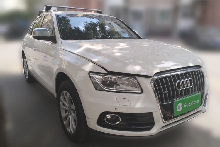 Used Audi Q5 2013 40 TFSI Technology Edition Front Right 45 Deg