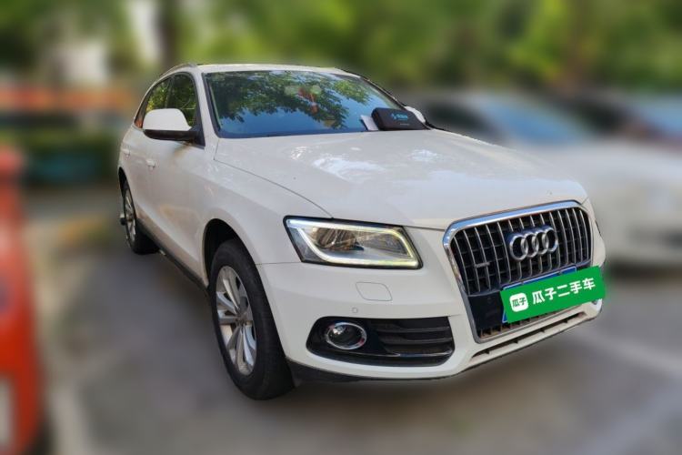 Used Audi Q5 2013 40 TFSI Technology Edition Front Right 45 Deg