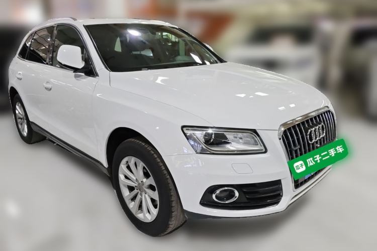 Used Audi Q5 2013 40 TFSI Technology Edition Front Right 45 Deg