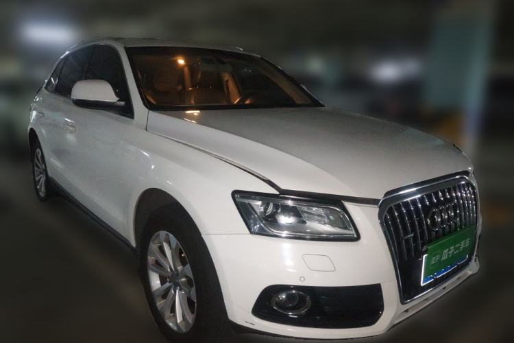 Used Audi Q5 2013 40 TFSI Technology Edition Front Right 45 Deg