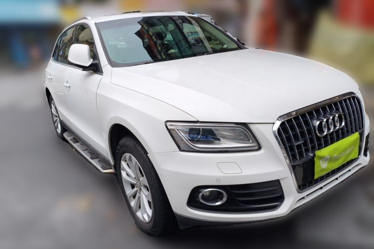 Used Audi Q5 2013 40 TFSI Technology Edition Front Right 45 Deg