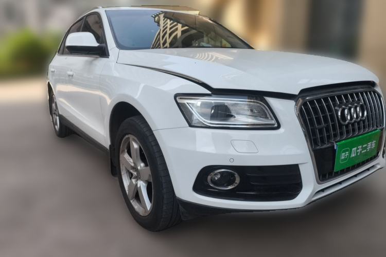 Used Audi Q5 2013 40 TFSI Comfort Edition Front Right 45 Deg