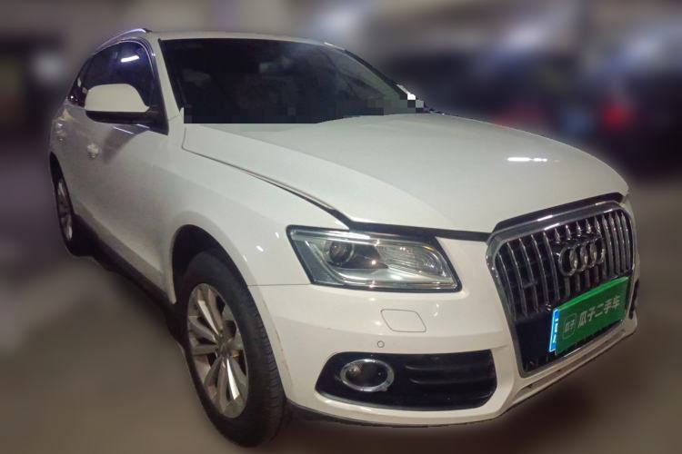 Used Audi Q5 2013 40 TFSI Technology Edition Front Right 45 Deg