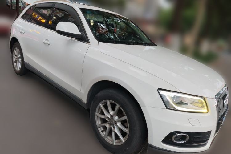 Used Audi Q5 2013 40 TFSI Ambition Front Right 45 Deg