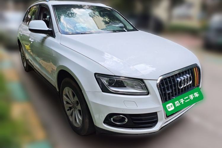 Used Audi Q5 2013 40 TFSI Technology Edition Front Right 45 Deg