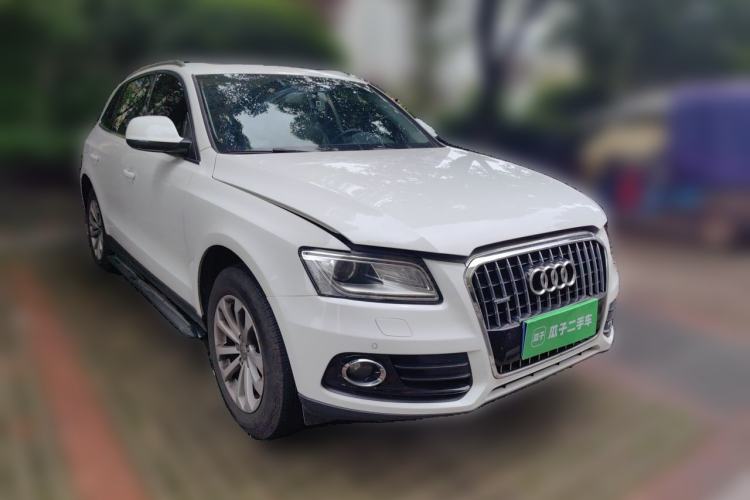 Used Audi Q5 2013 40 TFSI Technology Edition Front Right 45 Deg