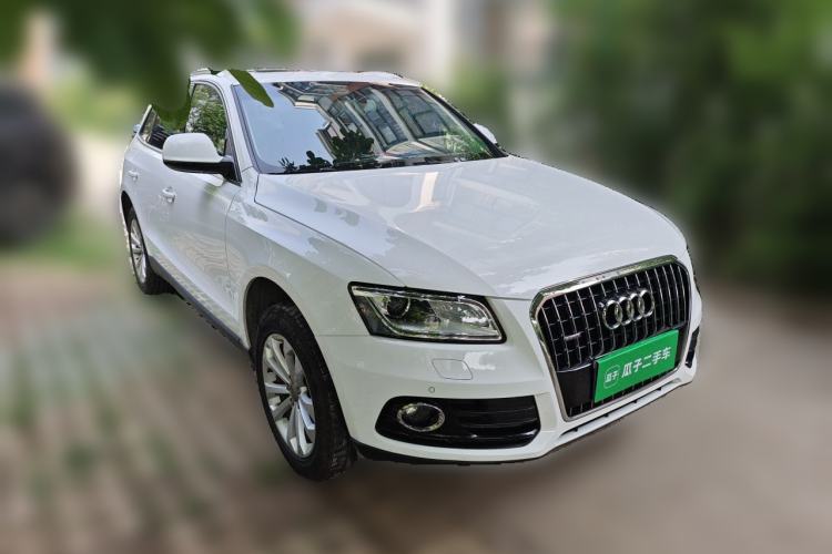 Used Audi Q5 2013 40 TFSI Technology Edition Front Right 45 Deg