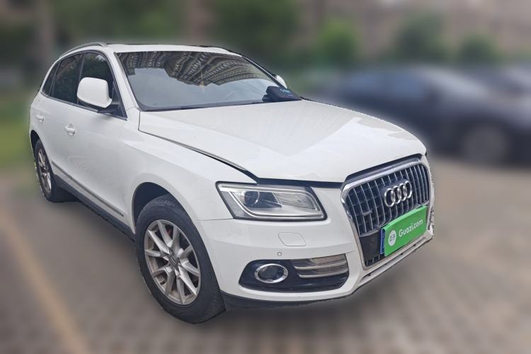 Used Audi Q5 2013 40 TFSI Technology Edition Front Right 45 Deg