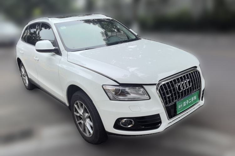 Used Audi Q5 2013 40 TFSI Ambition Front Right 45 Deg