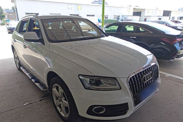 Used Audi Q5 2013 40 TFSI Comfort Edition Front Right 45 Deg