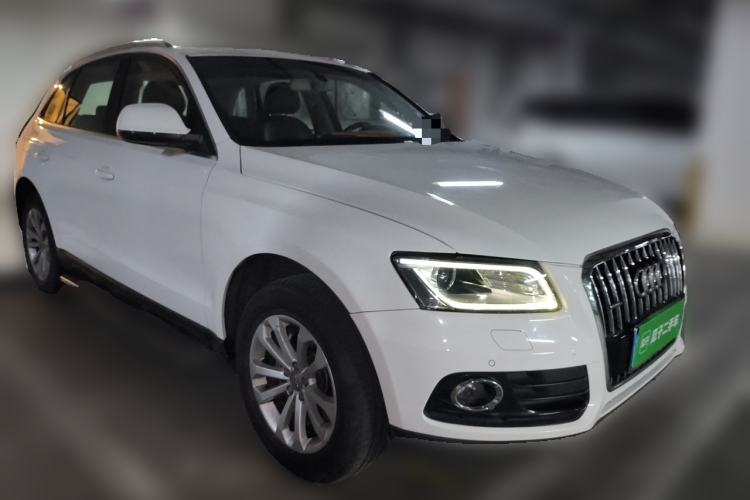 Used Audi Q5 2013 40 TFSI Technology Edition Front Right 45 Deg