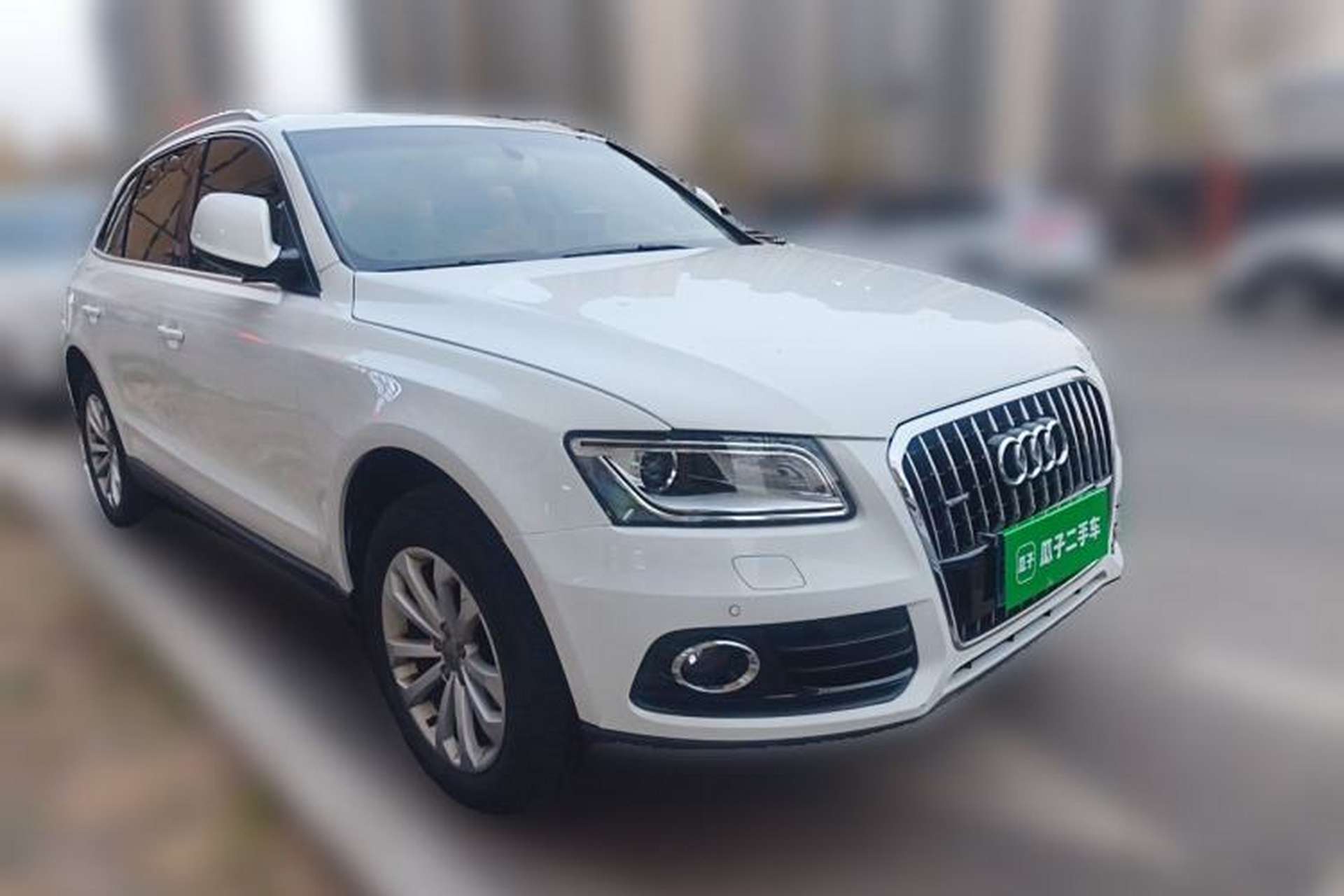 Used Audi Q5 2013 40 TFSI Technology Edition Front Right 45 Deg