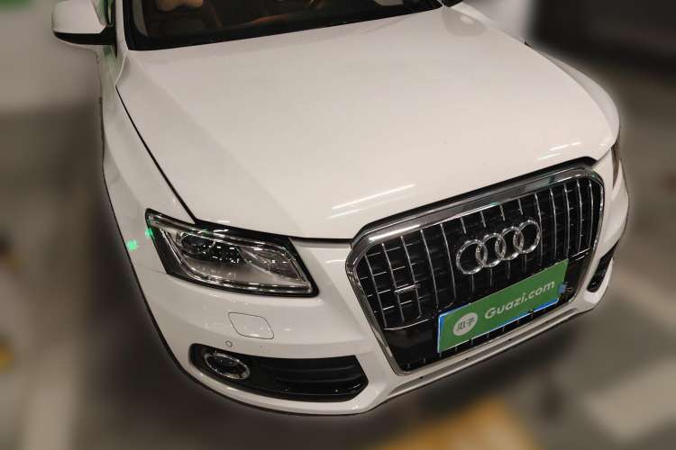 Used Audi Q5 2013 40 TFSI Technology Edition Front Right 45 Deg