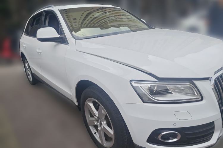 Used Audi Q5 2013 40 TFSI Comfort Edition Front Right 45 Deg