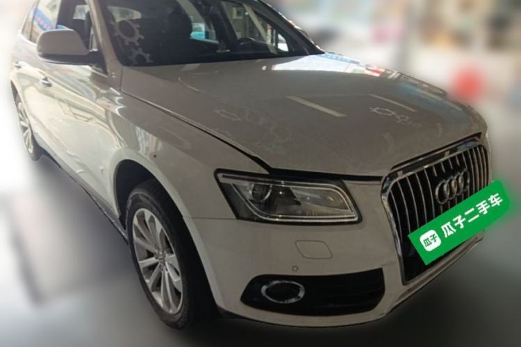 Used Audi Q5 2013 40 TFSI Technology Edition Front Right 45 Deg