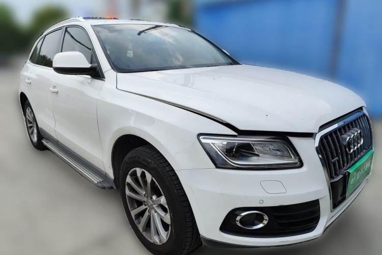 Used Audi Q5 2013 40 TFSI Technology Edition Front Right 45 Deg