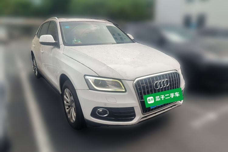 Used Audi Q5 2013 40 TFSI Technology Edition Front Right 45 Deg