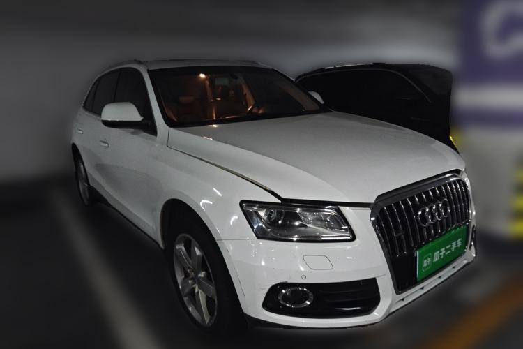 Used Audi Q5 2013 40 TFSI Comfort Edition Front Right 45 Deg