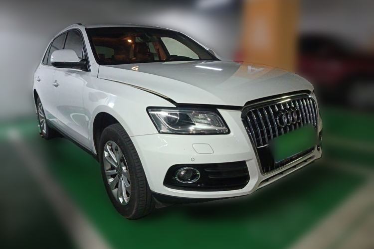 Used Audi Q5 2013 40 TFSI Technology Edition Front Right 45 Deg