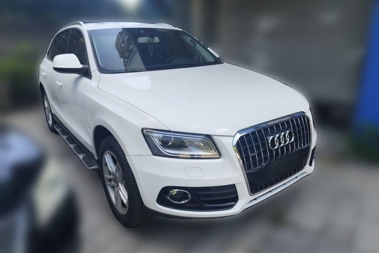 Used Audi Q5 2013 40 TFSI Ambition Front Right 45 Deg