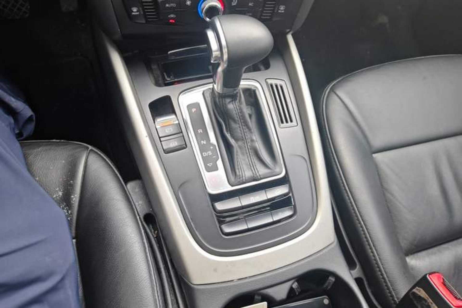 Used Audi Q5 2013 40 TFSI Ambition Gear Lever