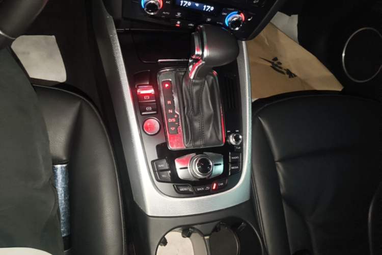 Used Audi Q5 2013 45 TFSI quattro Sport Edition Gear Lever