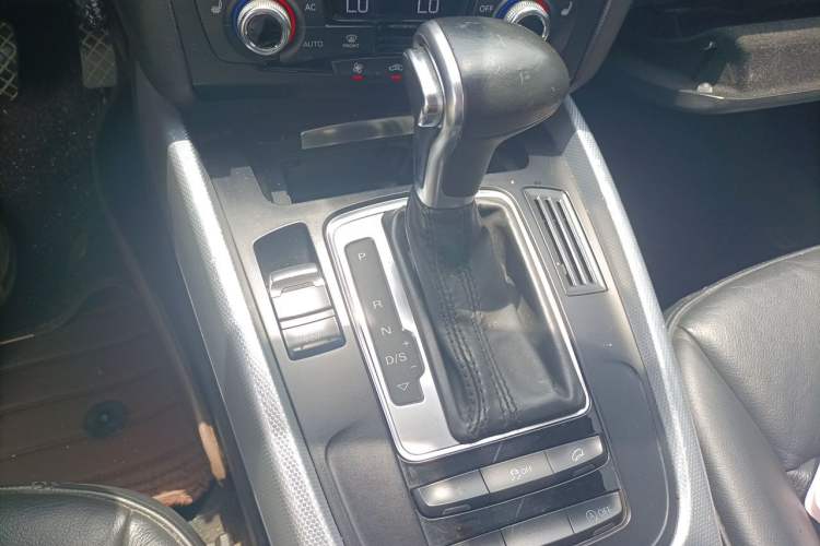 Used Audi Q5 2013 40 TFSI Technology Edition Gear Lever