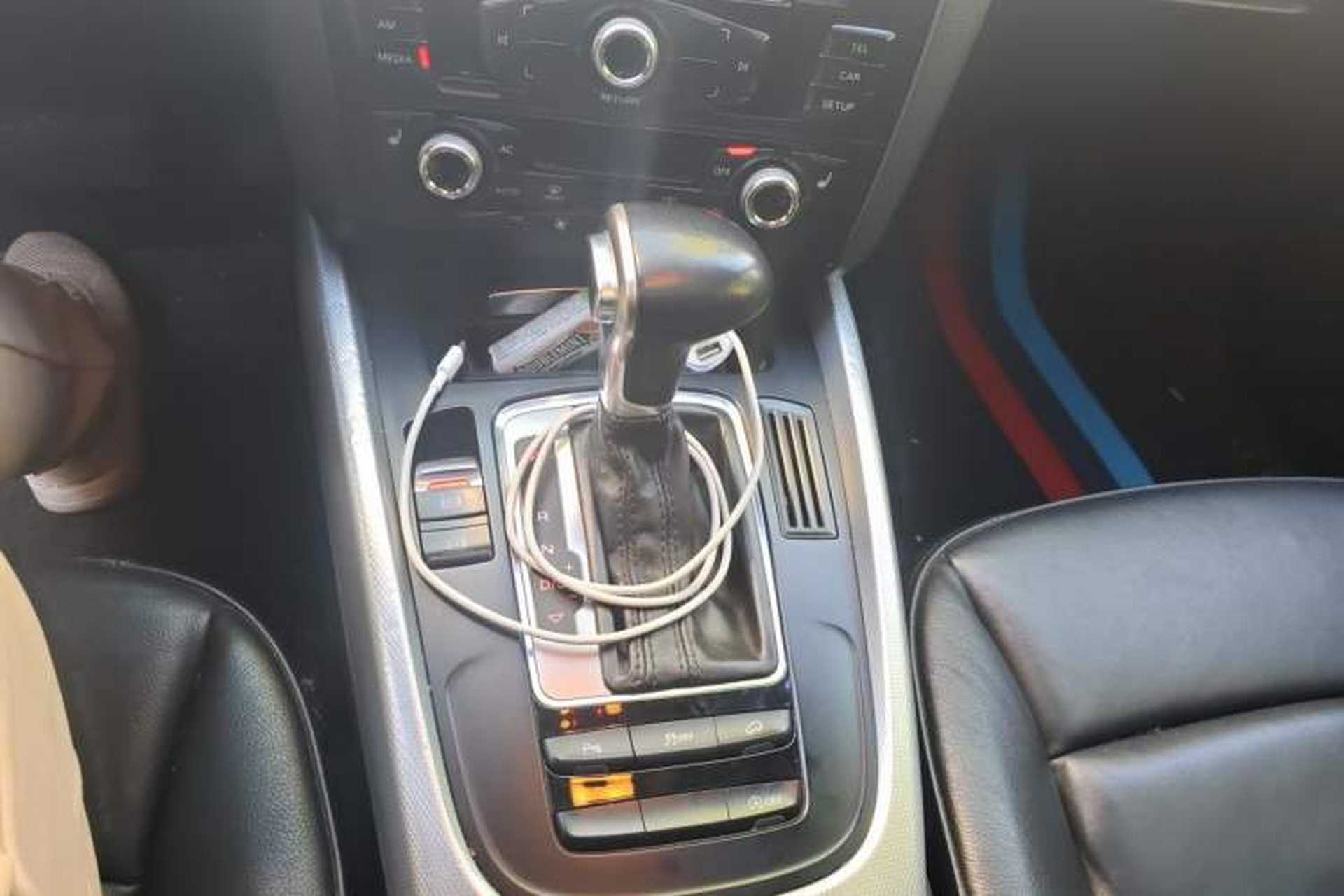 Used Audi Q5 2013 40 TFSI Technology Edition Gear Lever