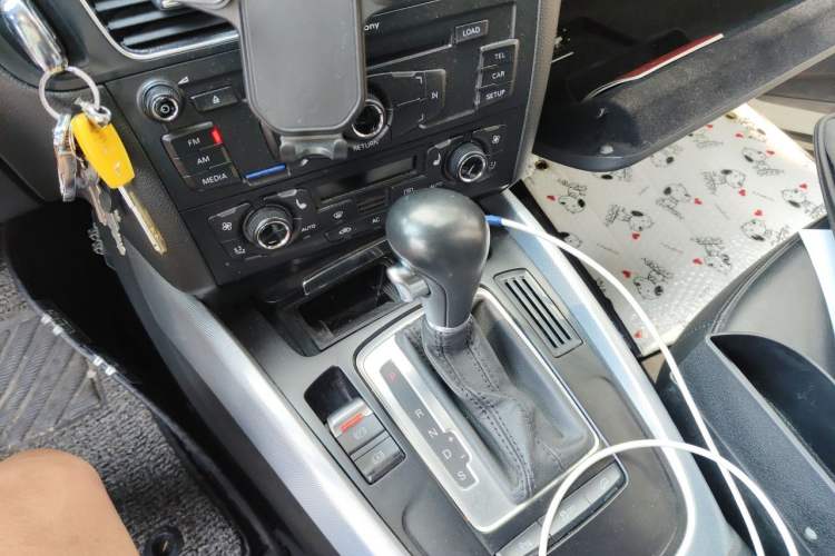 Used Audi Q5 2013 40 TFSI Technology Edition Gear Lever