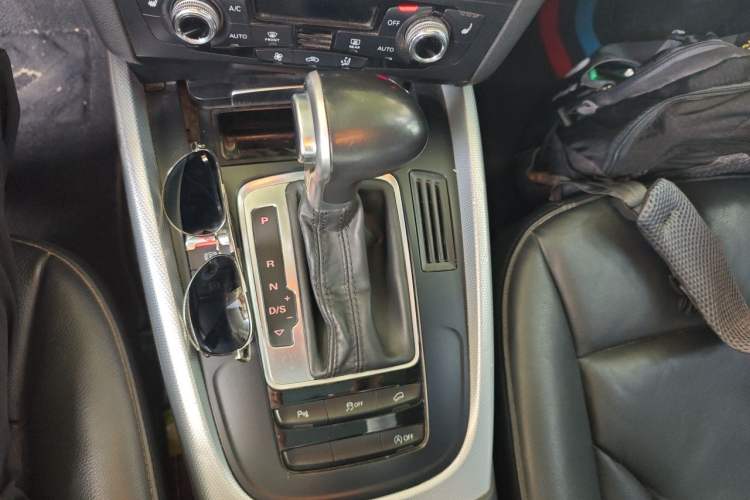 Used Audi Q5 2013 40 TFSI Technology Edition Gear Lever