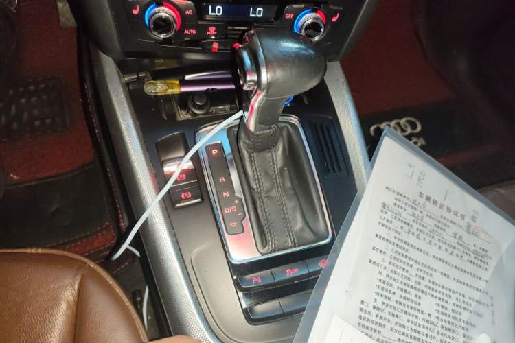 Used Audi Q5 2013 40 TFSI Technology Edition Gear Lever