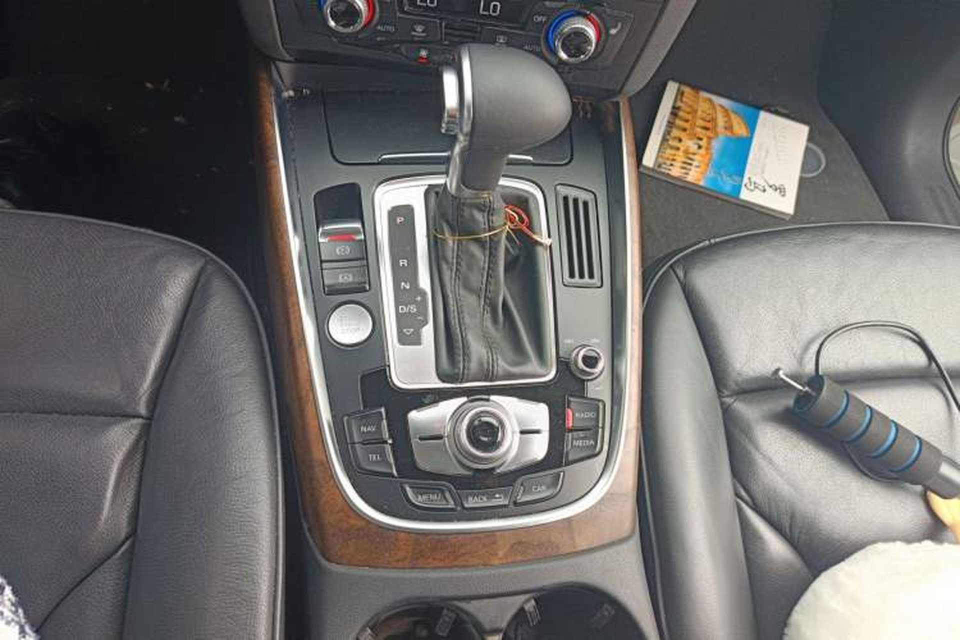 Used Audi Q5 2013 40 TFSI Comfort Edition Gear Lever