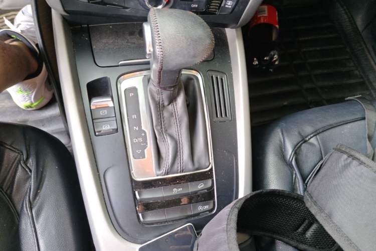 Used Audi Q5 2013 40 TFSI Ambition Gear Lever
