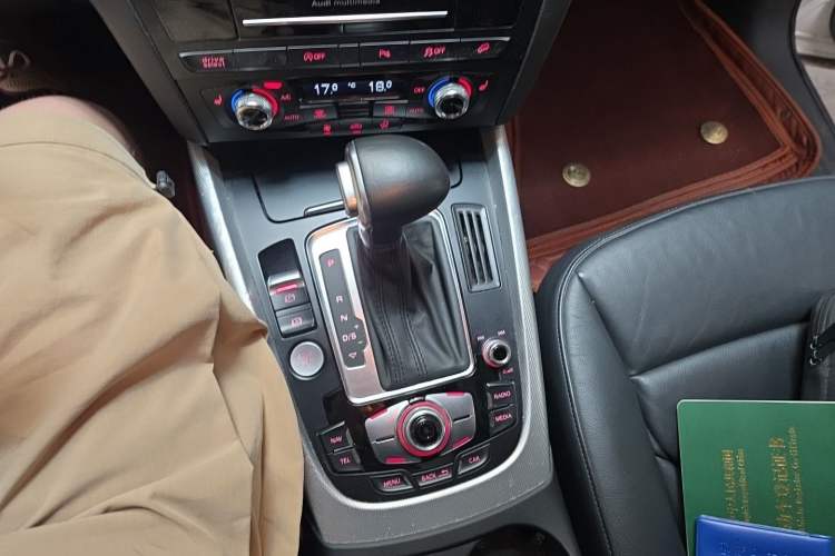 Used Audi Q5 2013 45 TFSI quattro Sport Edition Gear Lever