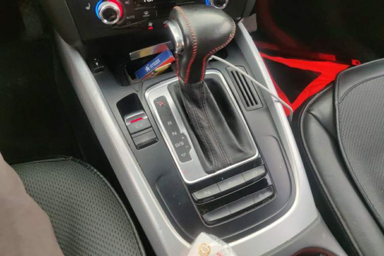 Used Audi Q5 2013 40 TFSI Technology Edition Gear Lever