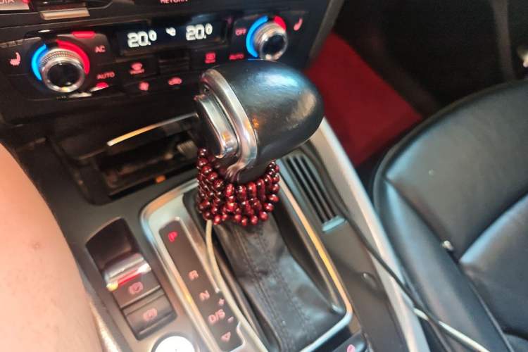 Used Audi Q5 2013 40 TFSI Technology Edition Gear Lever