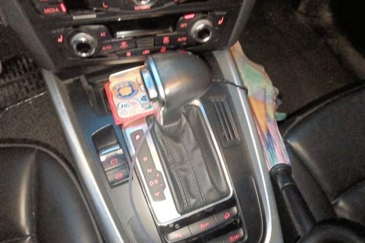 Used Audi Q5 2013 40 TFSI Technology Edition Gear Lever