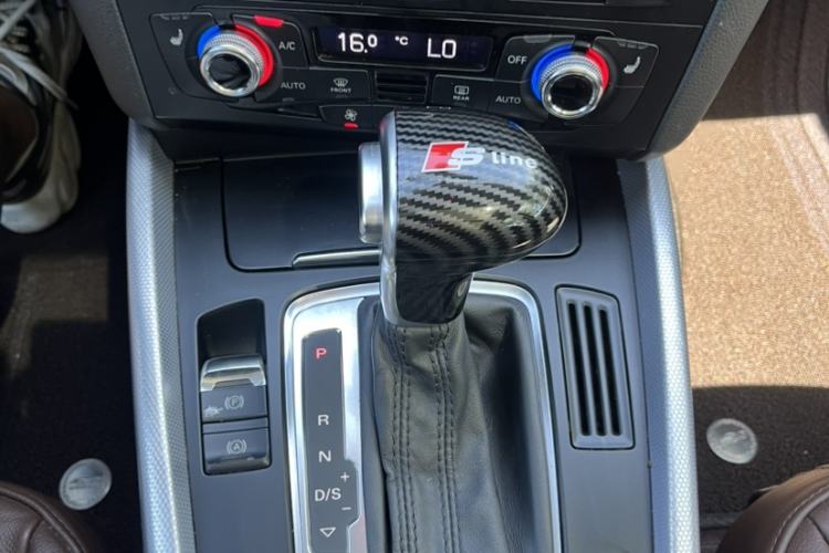 Used Audi Q5 2013 40 TFSI Technology Edition Gear Lever