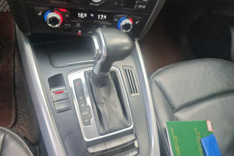 Used Audi Q5 2013 40 TFSI Technology Edition Gear Lever
