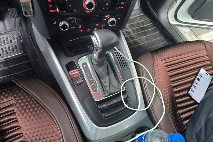 Used Audi Q5 2013 40 TFSI Ambition Gear Lever