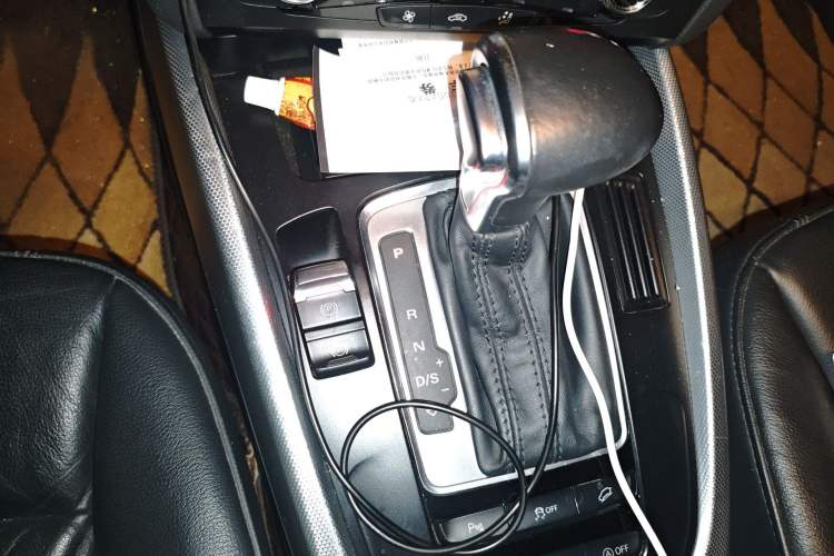 Used Audi Q5 2013 40 TFSI Technology Edition Gear Lever